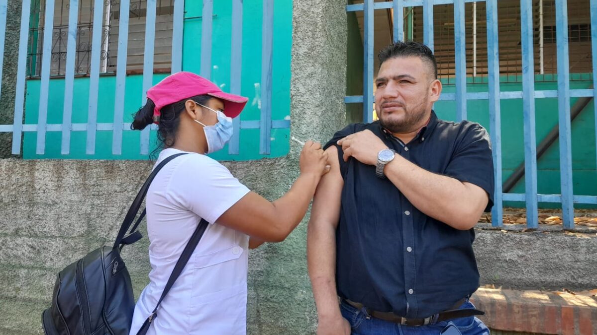 Nicaragua continúa vacunación contra la Covid-19 este jueves Santo