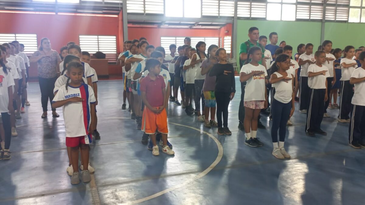 Inauguran Juegos Escolares de Primaria en las disciplinas atletismo y tenis de mesa