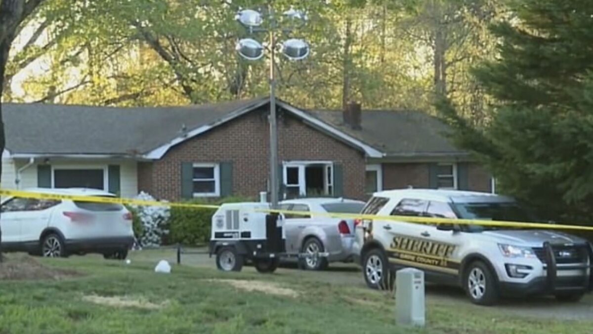 Mujer mata a tiros a sus tres hijos y se suicida en Carolina del Norte