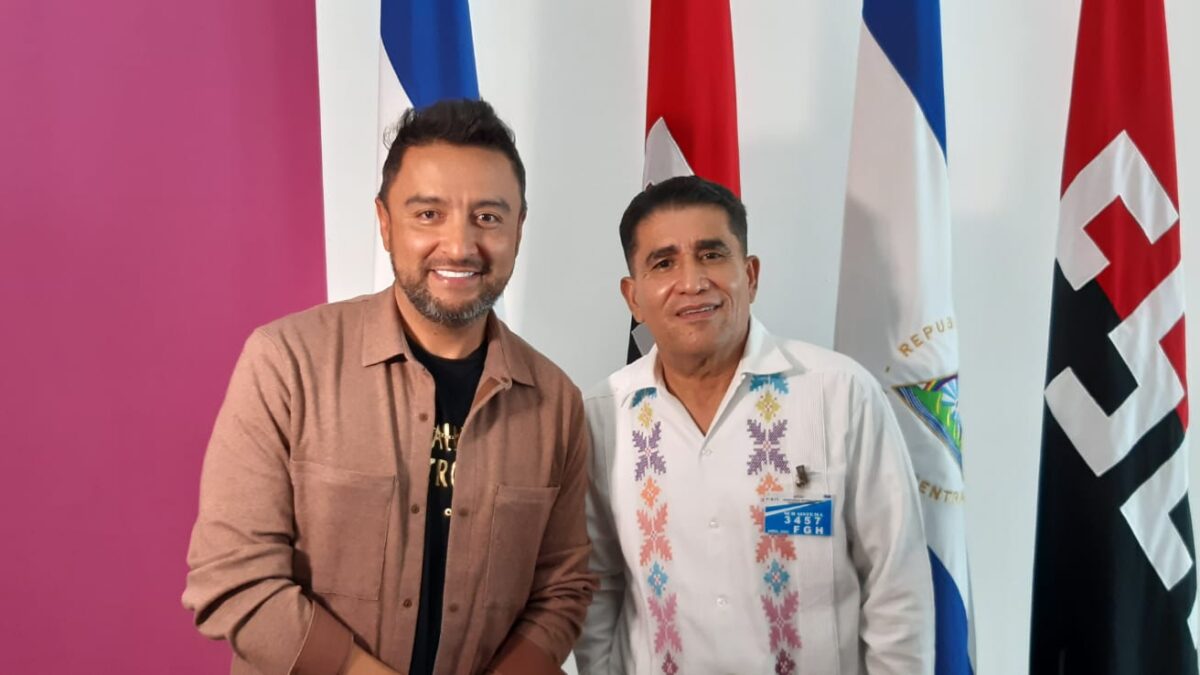 Llega a Nicaragua el cantante Alex Campos