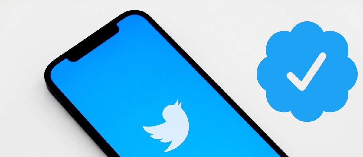 Twitter añade marca de verificación azul a perfiles de celebridades fallecidas