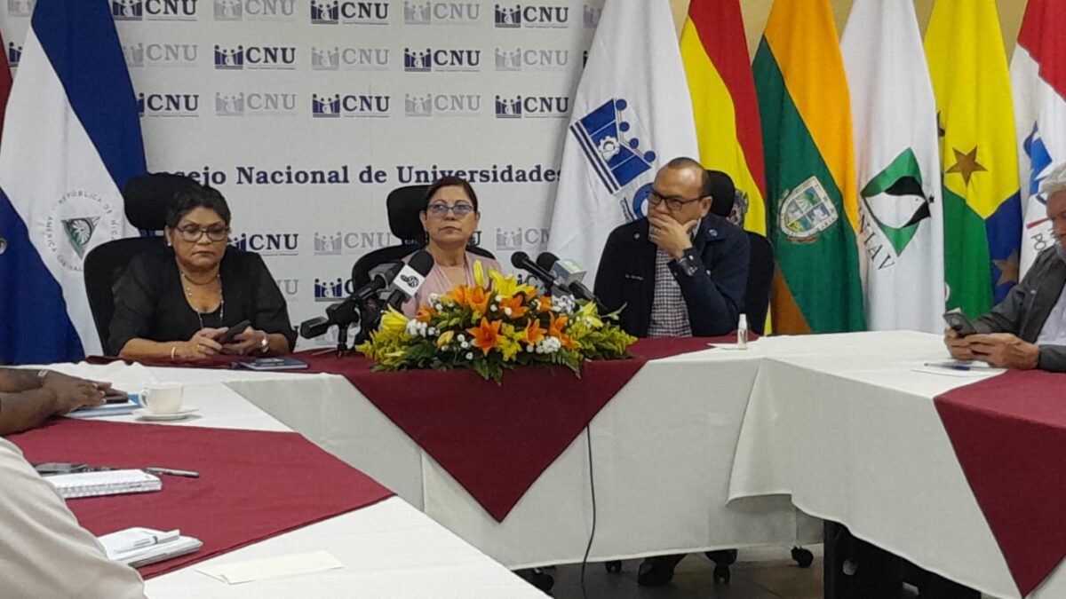 UNAN-Managua conmemora Día Mundial del Libro con estudiantes de las facultades