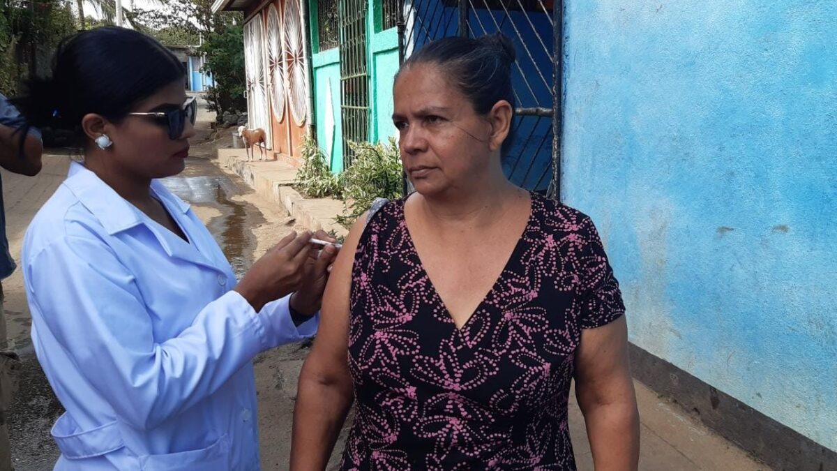 Vacunación contra la Covid-19 continúa en días festivos en Nicaragua