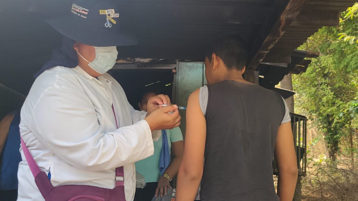 Suministran biológicos para prevenir 17 enfermedades en la comunidad San Juan de Tipitapa