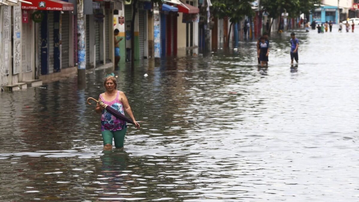 Lluvias invernales provocan 23 muertos y decenas de afectados en Ecuador