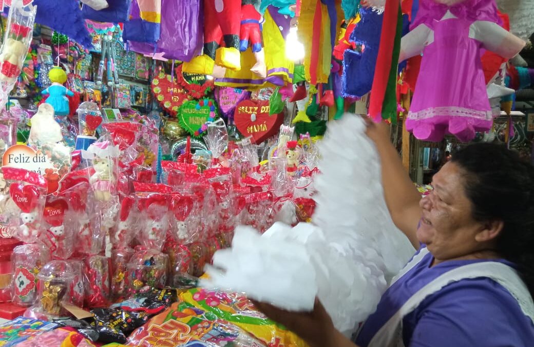 Comerciantes reportan buenas ventas previo a la celebración de la madre nicaragüense
