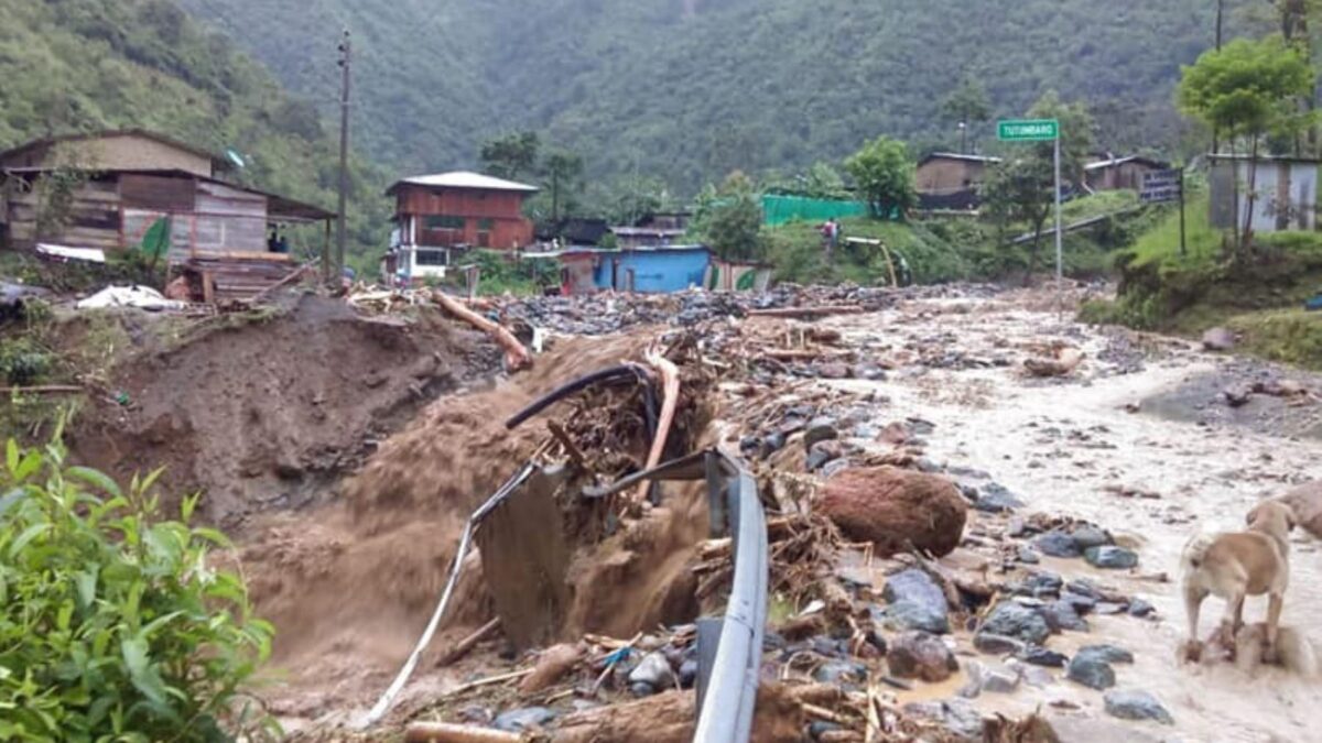 Deslizamiento de tierra deja 18 casas destruidas en Perú