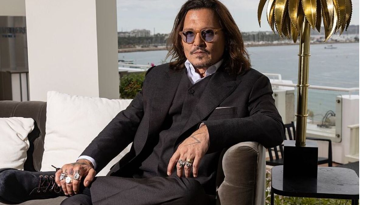 Johnny Depp pospone gira musical tras sufrir una dolorosa lesión
