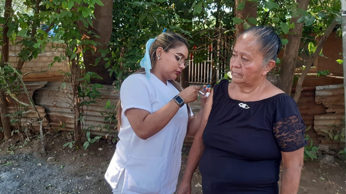 Vacunación reduce casos de Covid-19 en Nicaragua