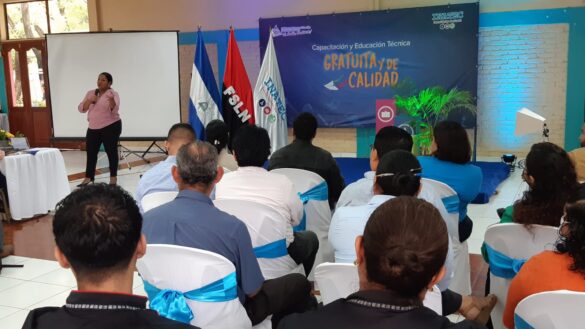 Docentes presentan proyectos desarrollo