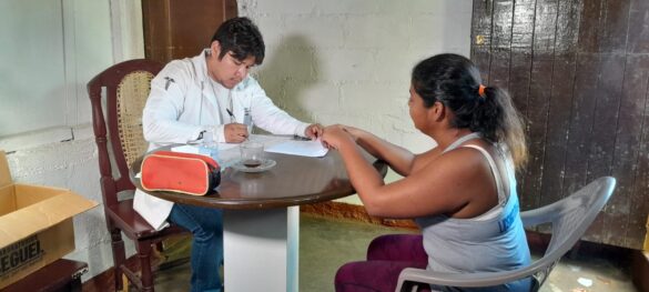 Habitantes atención médica