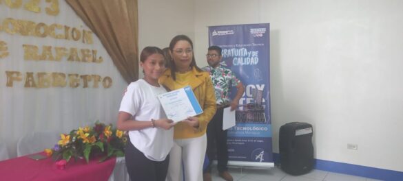 jóvenes concluyen educación técnica 1