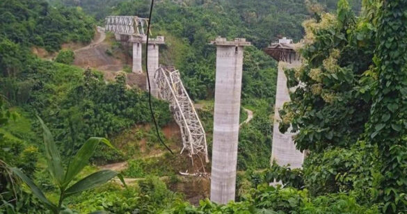 accidente, puente ferroviario, india,