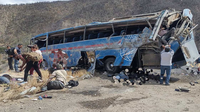 Caída autobús muertos México
