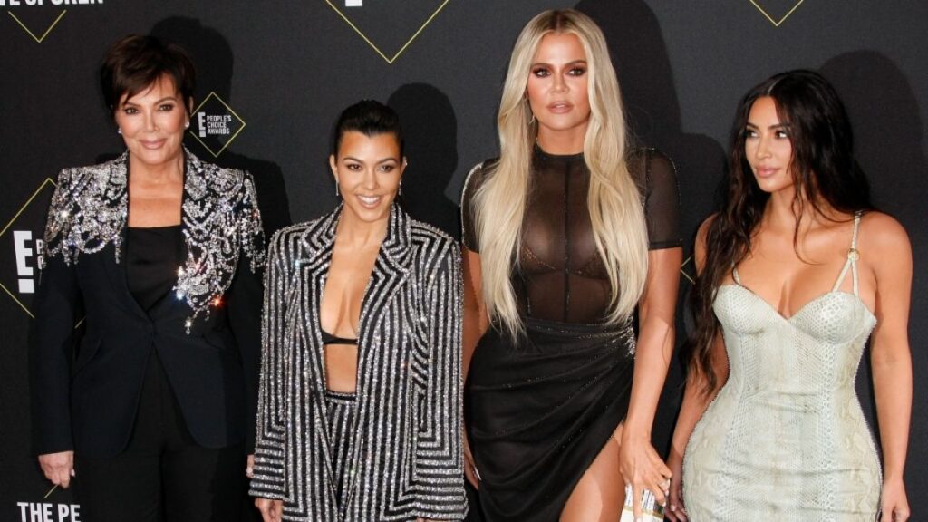 Khloé Kardashian somete operación 2