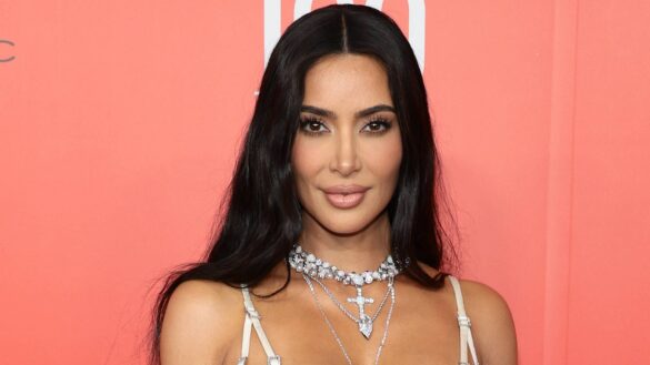 Kim Kardashian corrige hijo