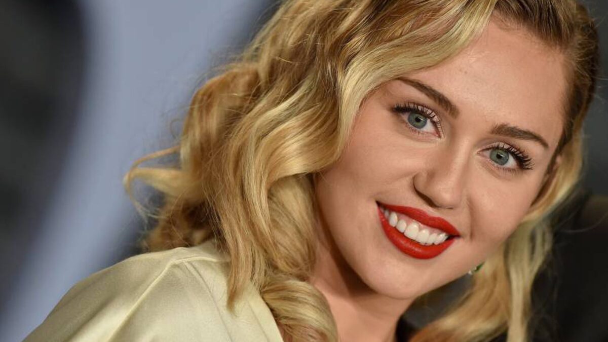 Miley Cyrus debía divorciarse