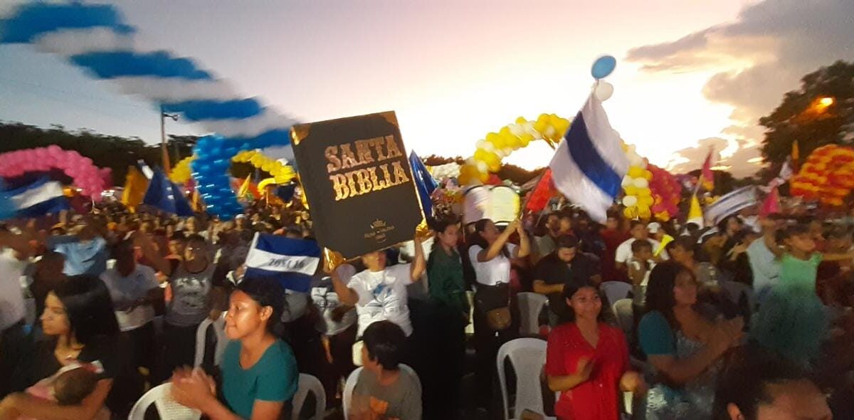 Nicaragua países celebra Biblia