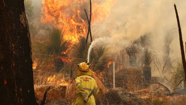 Australia combate incendios forestales