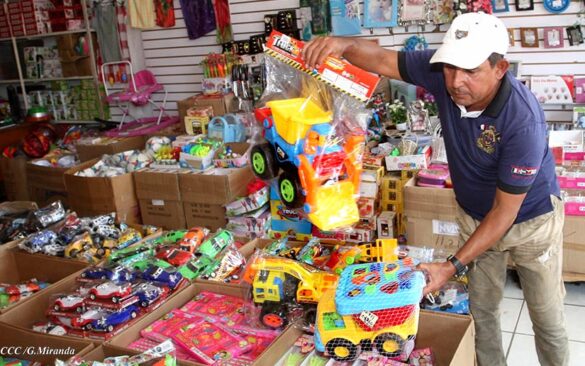 El regalo navideño a precio módico en el mercado Oriental