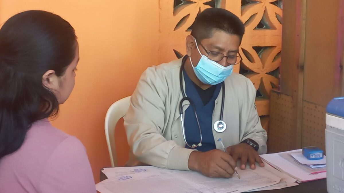 Pobladores del barrio Juan José Quezada protagonizan feria de salud