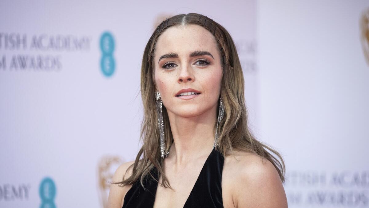 Emma Watson defiende su comentario viral sobre ser “su propia pareja”