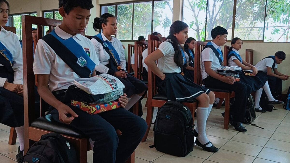 Nueva Segovia: Hijos de Policías reciben paquetes escolares