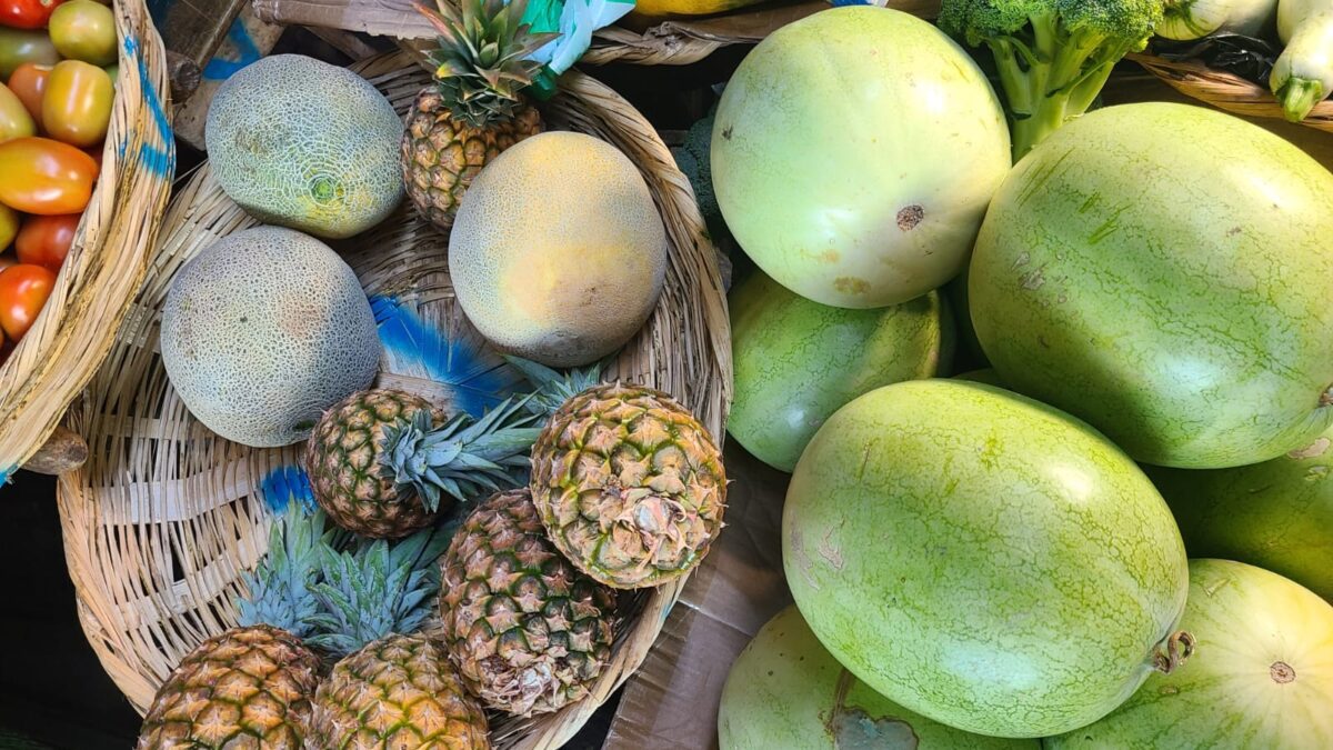 Frutas y verduras de la temporada mantienen sus precios en los mercados