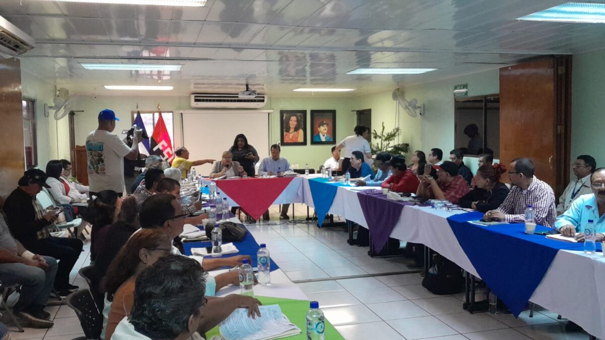 Mesa tripartita acuerda un 10.1% del reajuste al salario mínimo en Nicaragua