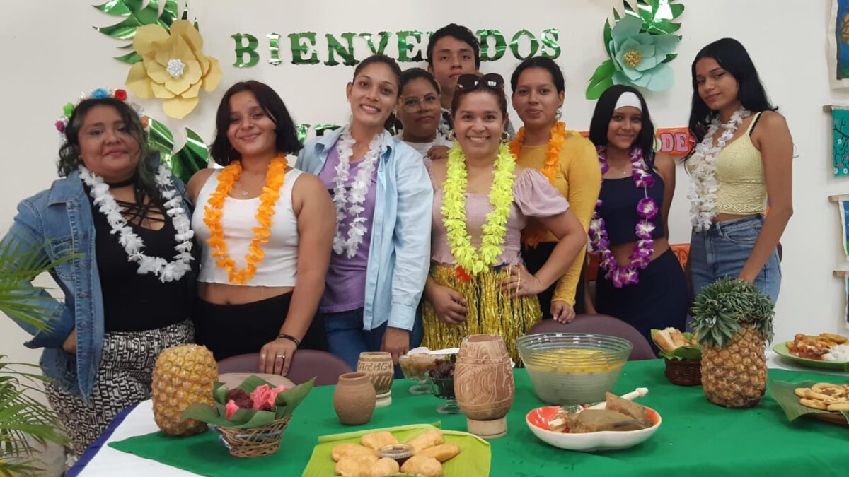 Estudiantes conservan tradiciones a través del Festival de Verano 2024