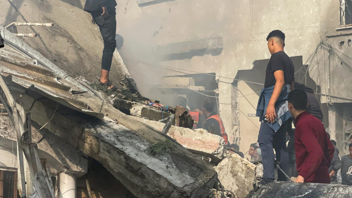 Decenas de civiles muertos en nuevos bombardeos israelíes en Gaza