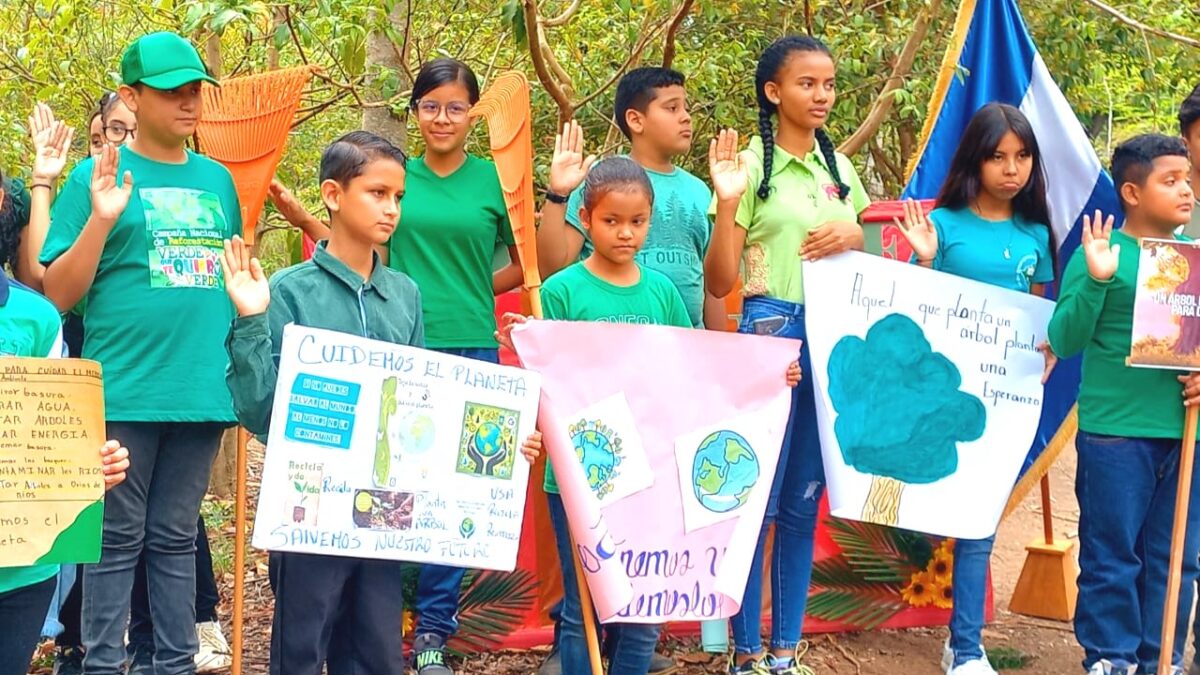 Mined Juramenta brigadas ambientales estudiantiles en Jalapa