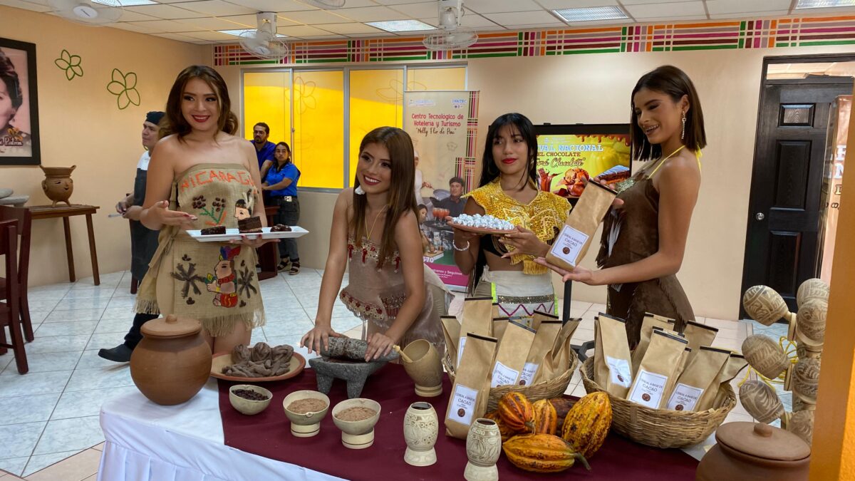 «Nelly Flor de Pino» lanza Festival Nacional del Chocolate