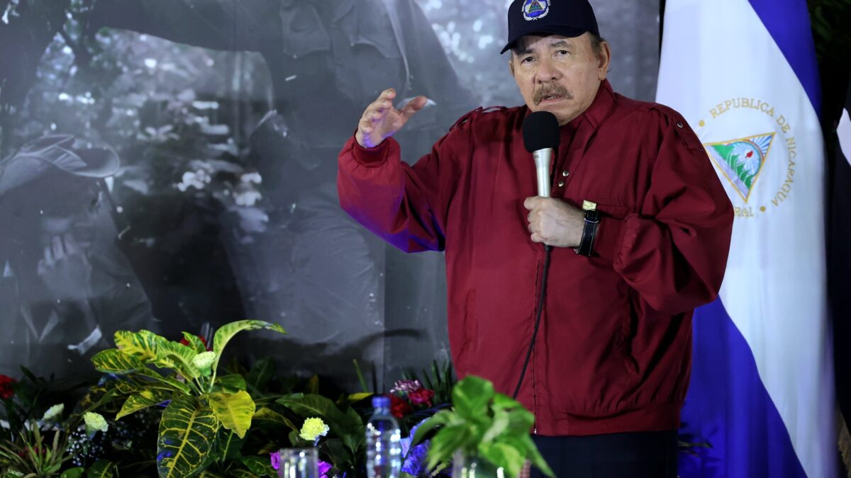 Presidente Daniel Ortega entrega 250 buses nuevos a los transportistas de Managua y Ciudad Sandino