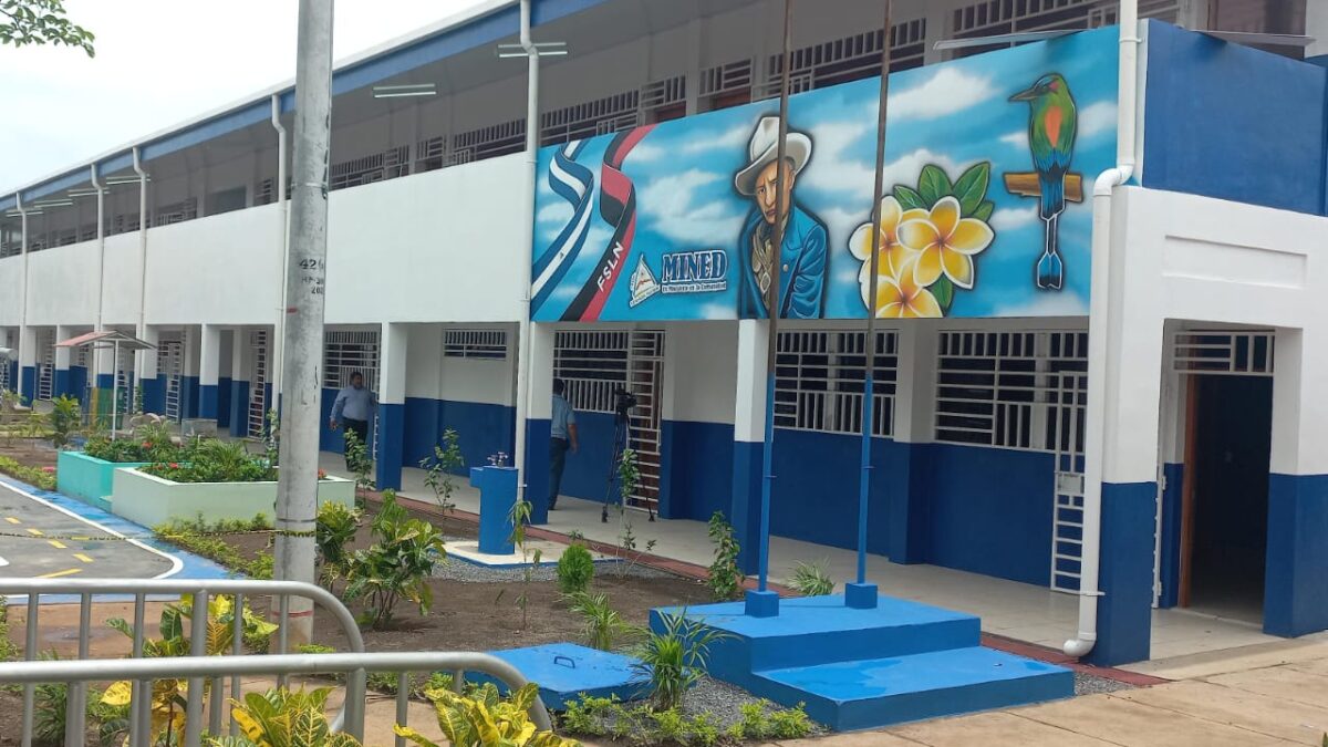 Colegio España en Managua inaugura mejoramiento y equipamiento de sus instalaciones