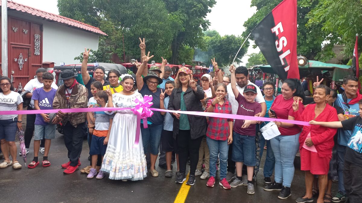 Pobladores del barrio Bertha Díaz reciben calles nuevas
