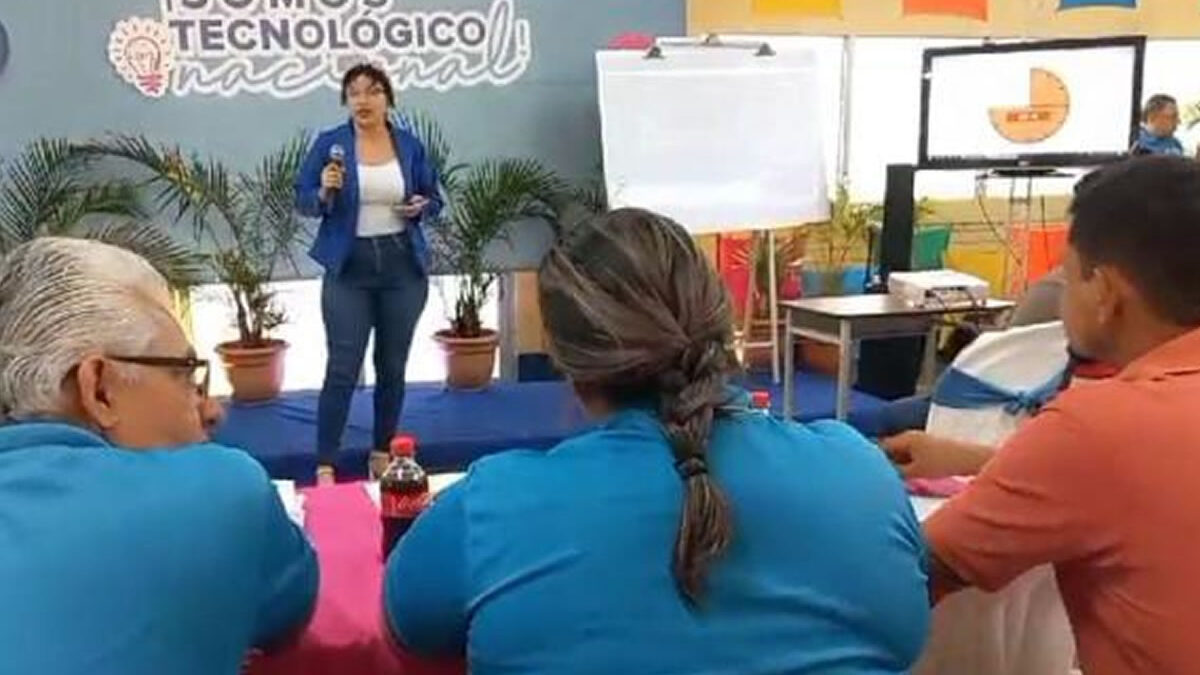 Estudiantes impulsan proyectos emprendedores con innovación