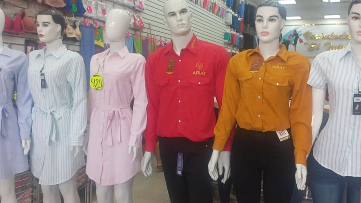 Fiestas agostinas impulsan ventas de ropa en el mercado Oriental