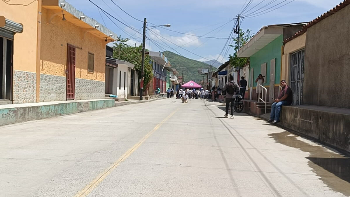 Inauguran calles de concreto hidráulico en el barrio Lacayo Frafán, Ocotal