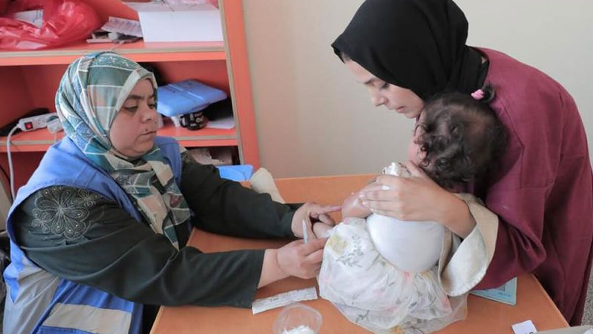 OMS inicia campaña de vacunación contra la polio en Gaza en medio de crisis humanitaria