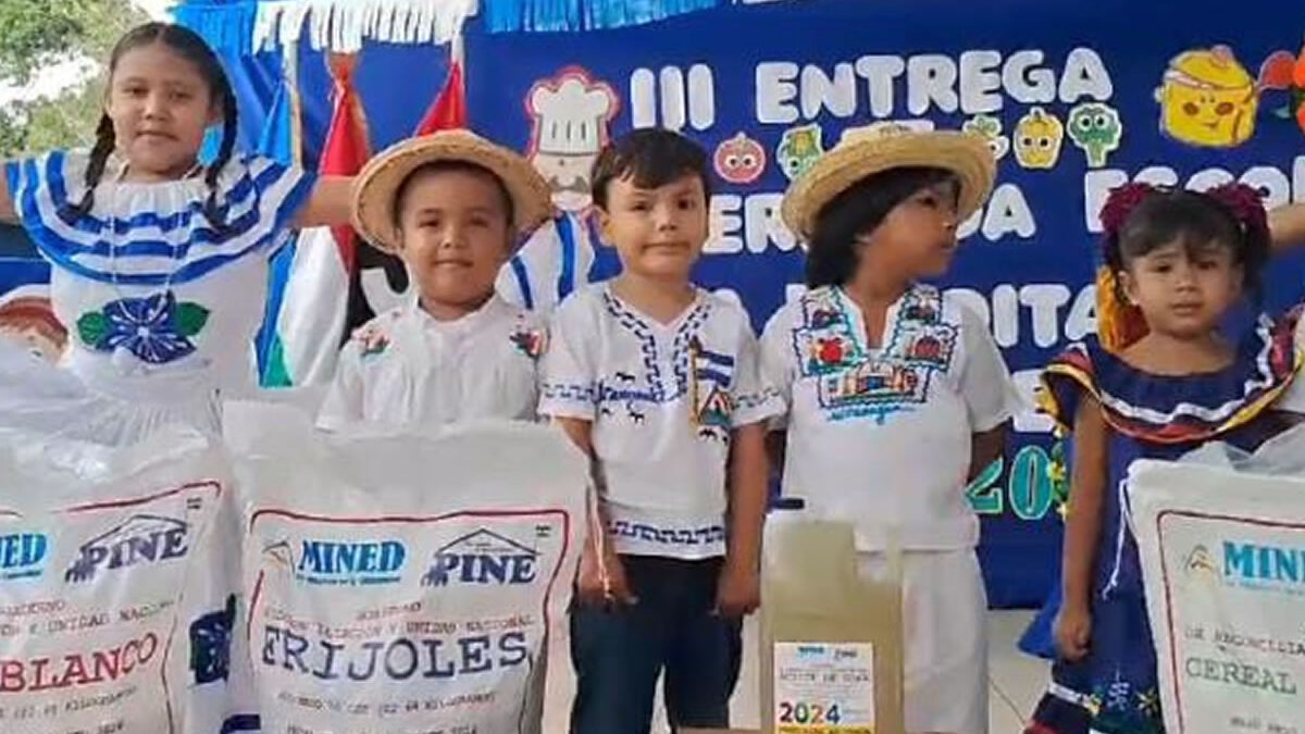 Carazo garantiza merienda escolar a estudiantes hasta el final del año académico