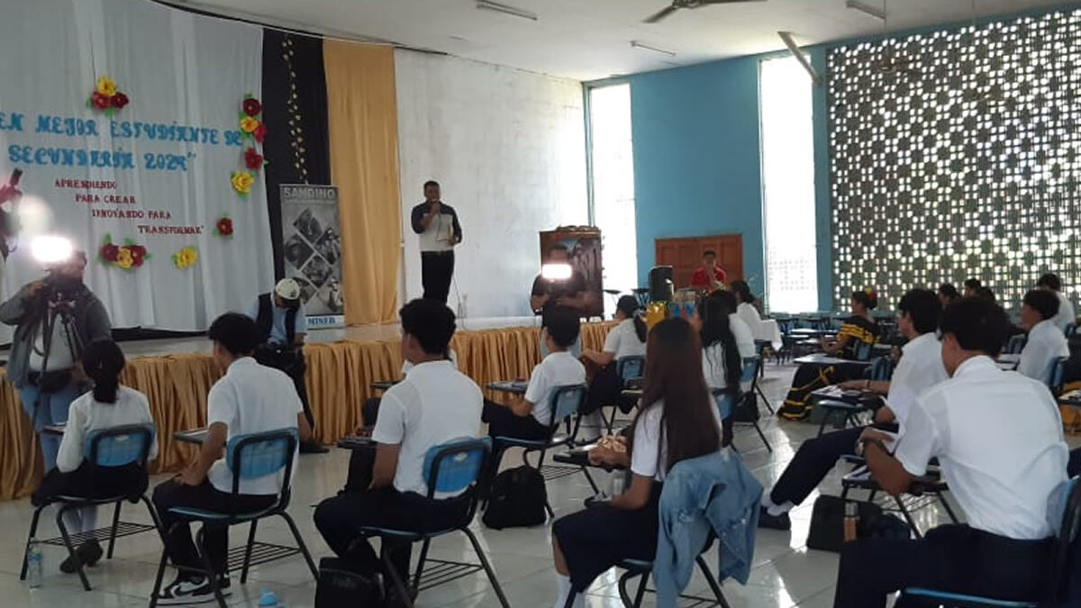 Certamen al mejor estudiante de secundaria avanza a etapa departamental