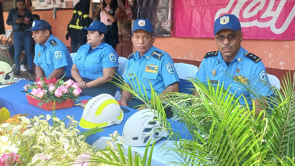 250 aspirantes a bomberos inician curso de inducción en el Ministerio del Interior