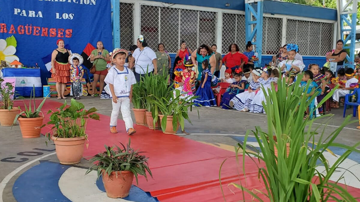 Estudiantes del Colegio 14 de septiembre participarán en desfile de huipiles tradicionales