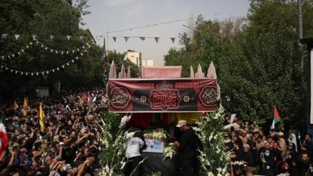 Iraníes realizan funeral multitudinario del líder Ismail Haniya en Teherán