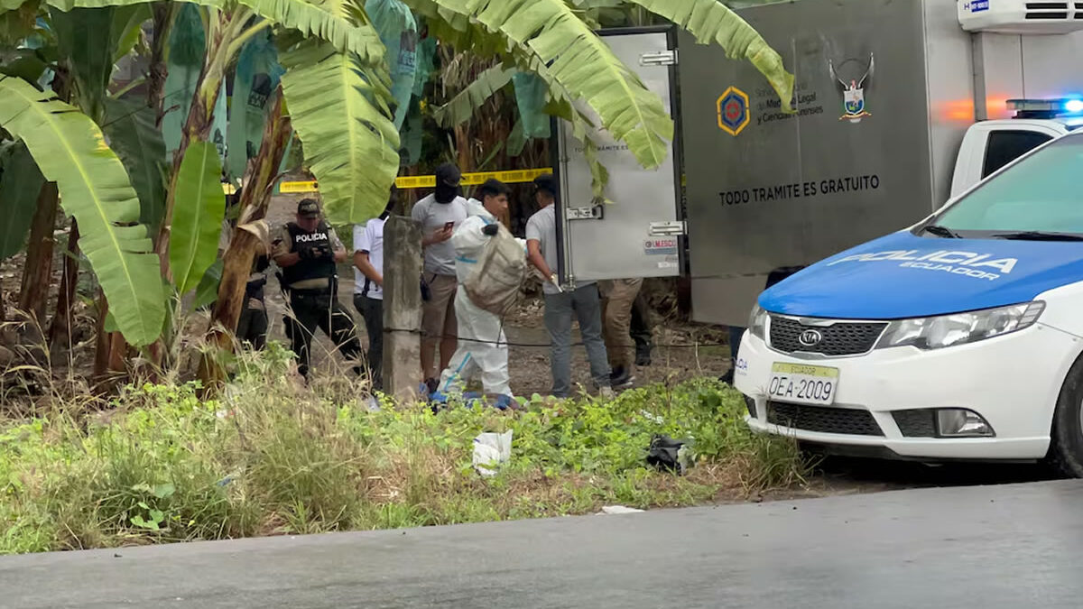 Tres hombres fueron detenidos mientras descuartizaban un cuerpo en Ecuador