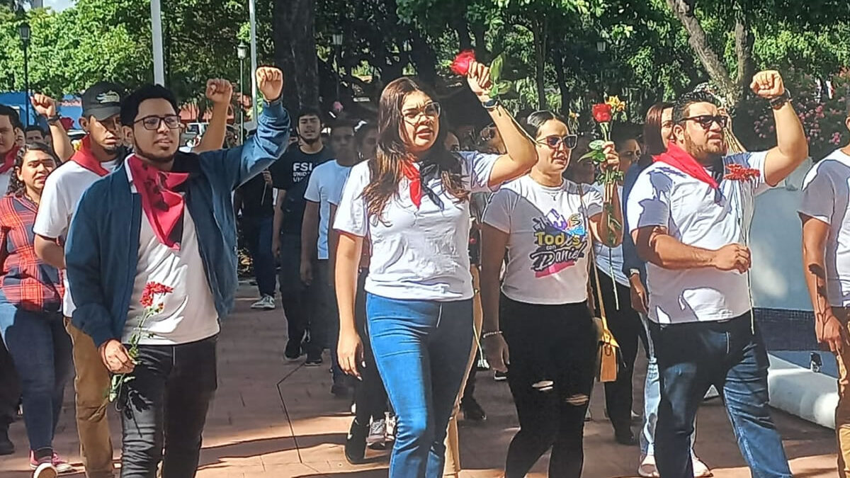 Juventud nicaraguense conmemora el natalicio de Tomás Borge y Fidel Castro