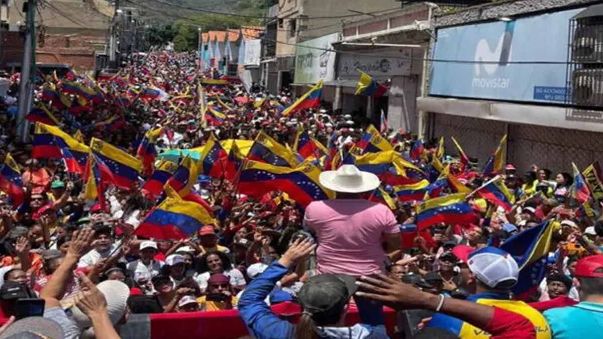 Pueblo venezolano sale masivamente a las calles para defender triunfo de Nicolás Maduro