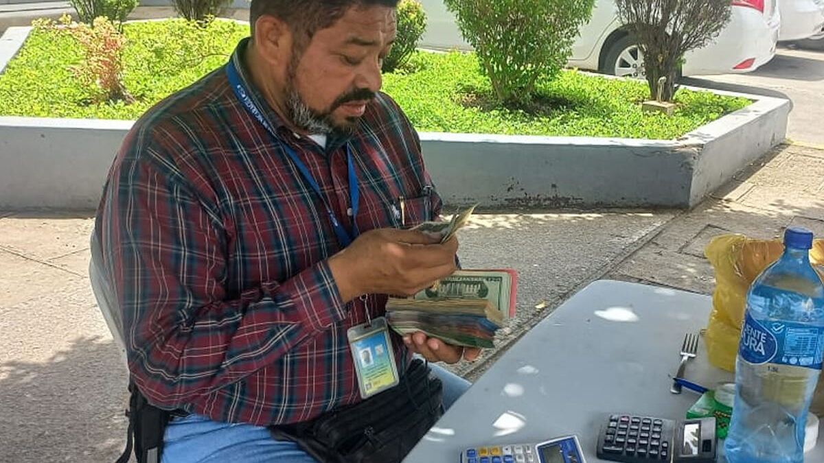 Cambistas en Managua ahora ofrecen cambio de cheques del Estado