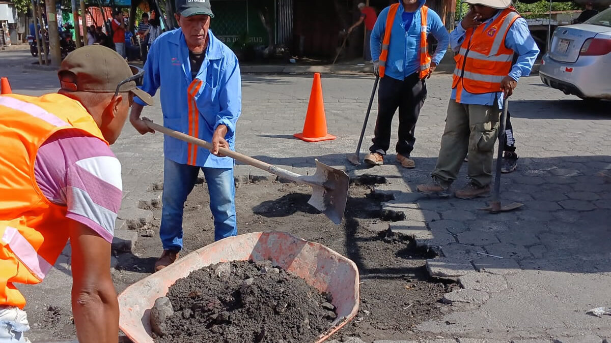 ALMA ejecuta plan de rehabilitación de vías principales y alternas en Managua